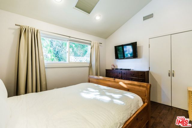 $14,500 | 14649 Addison Street, Sherman Oaks, CA 91403