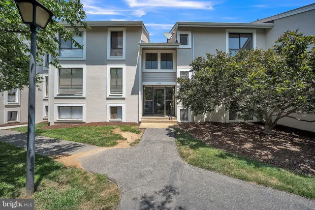 $1,800 | 5758 Village Green Drive, Unit E, Alexandria, VA 22309