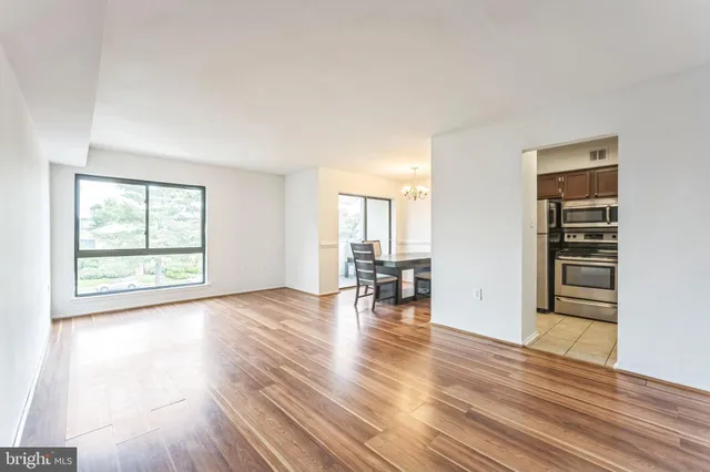 $1,800 | 5758 Village Green Drive, Unit E, Alexandria, VA 22309