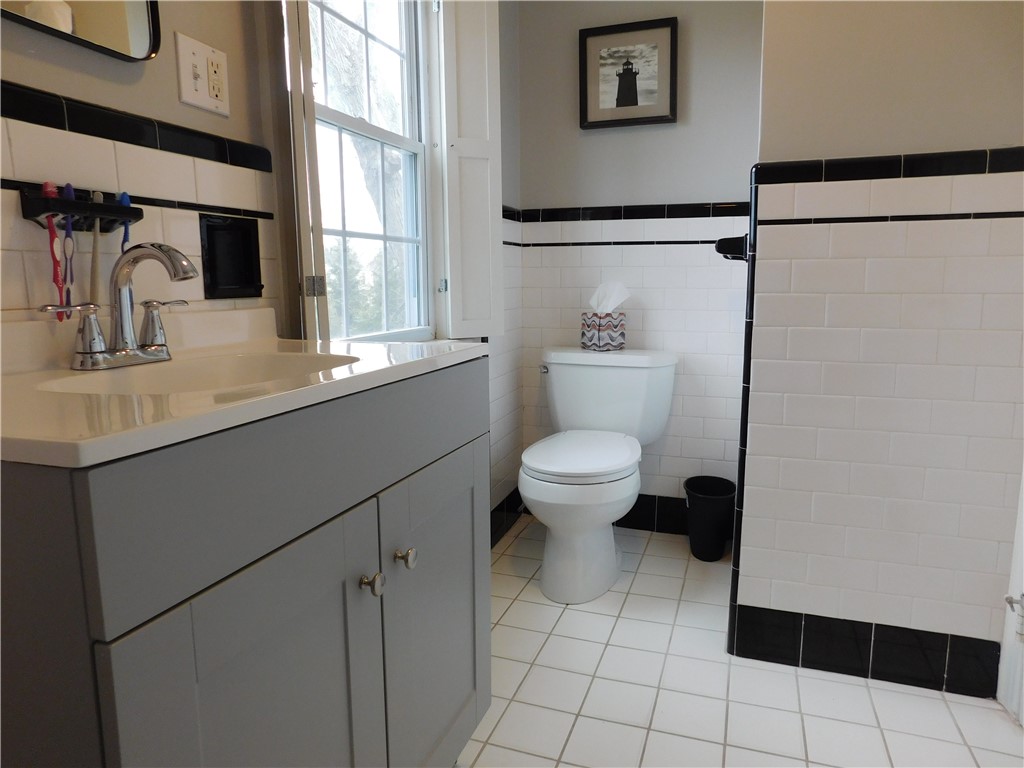 14 Westfield Road Warwick, RI 02888 - Photo 15 of 33