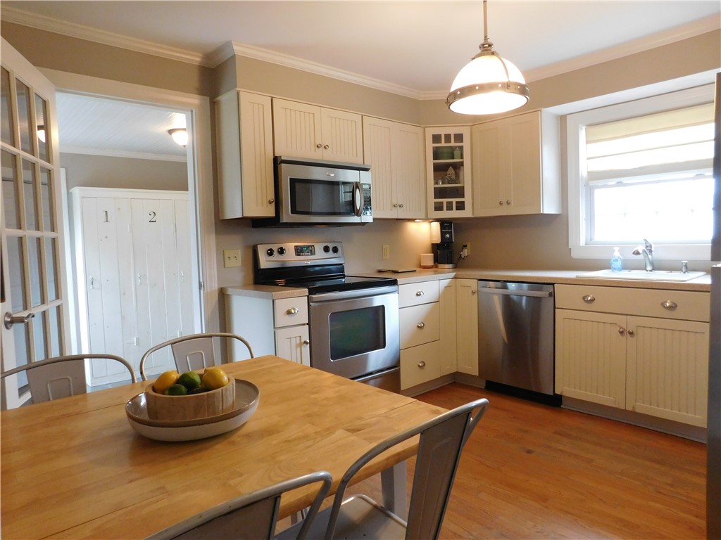 14 Westfield Road Warwick, RI 02888 - Photo 3 of 33