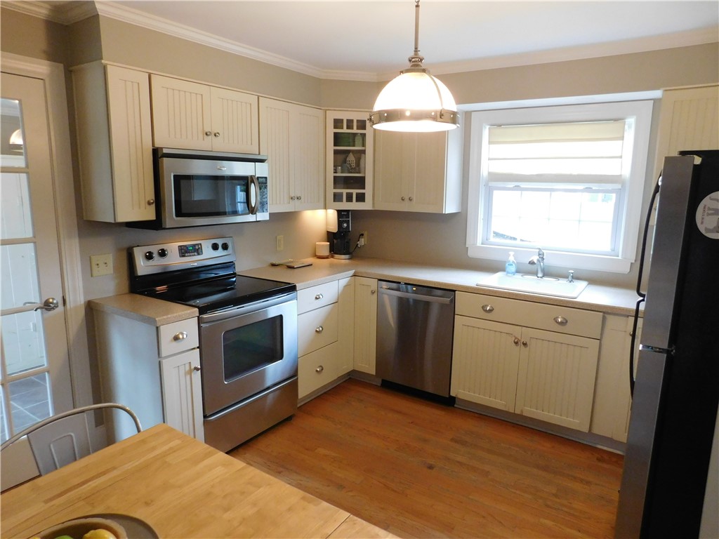 14 Westfield Road Warwick, RI 02888 - Photo 4 of 33