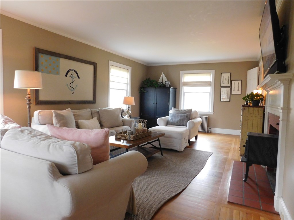 14 Westfield Road Warwick, RI 02888 - Photo 9 of 33