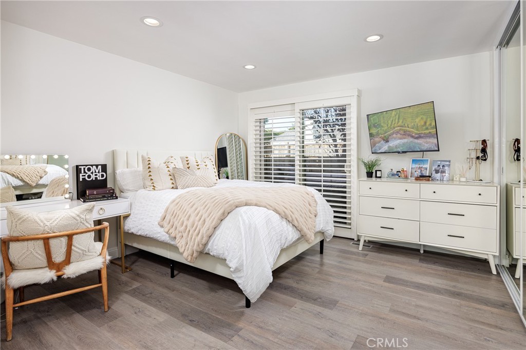 147 Monarch Bay Drive Dana Point, CA 92629 - Photo 9 of 18 a bed room with a bed and a window