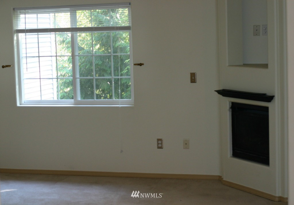 17319 East Riverside Drive Bothell, WA 98011 - Photo 4 of 15