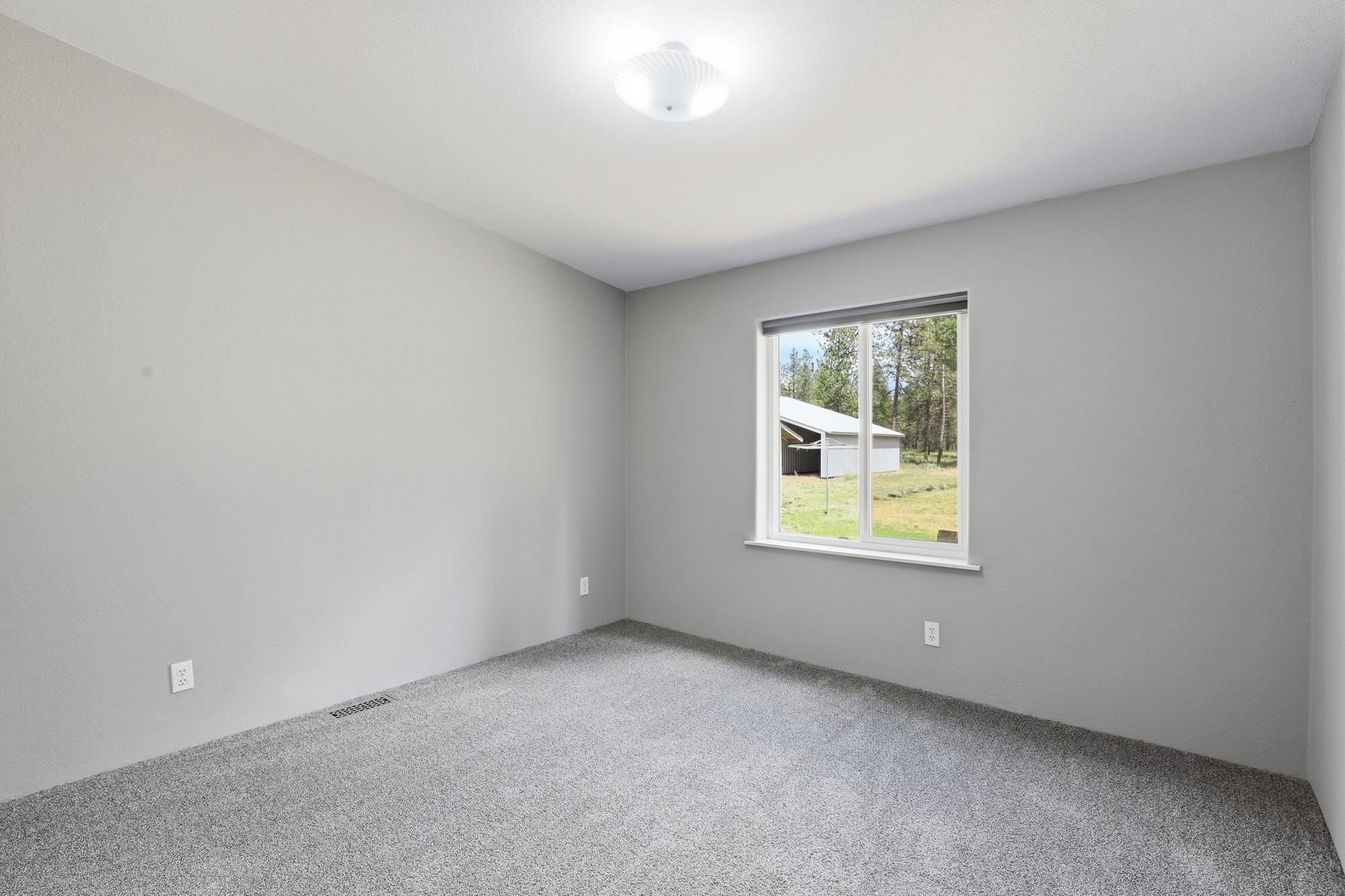 18507 South Nevada Street Spangle, WA 99031 - Photo 19 of 46