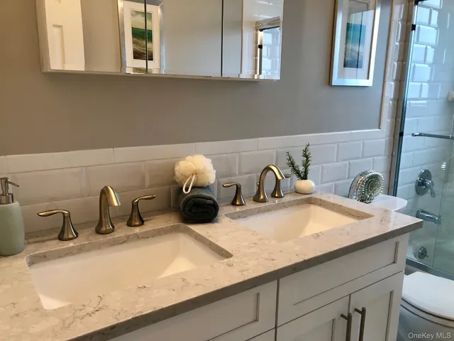a close view of sink and tap