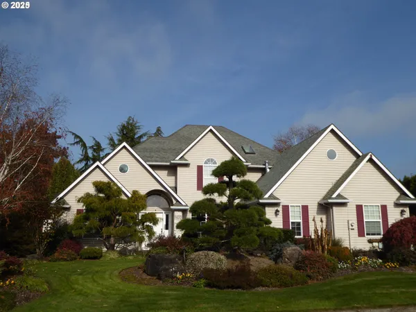 $720,000 | 821 East 7th Street, Molalla, OR 97038