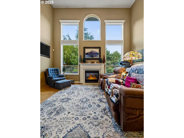 $720,000 | 821 East 7th Street, Molalla, OR 97038