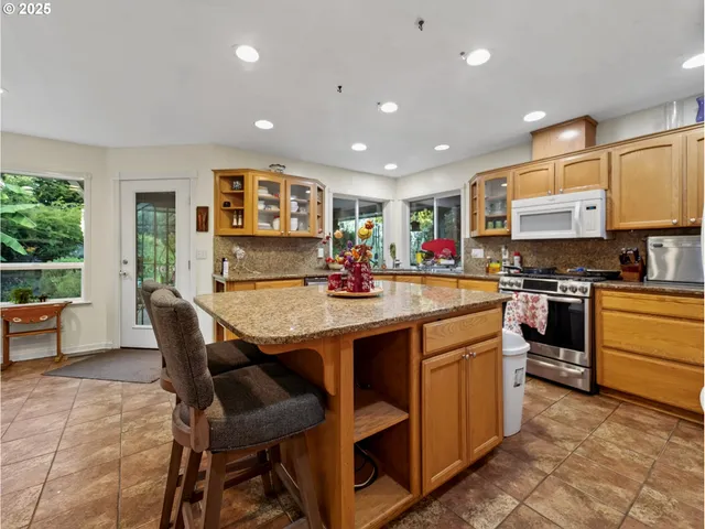 $720,000 | 821 East 7th Street, Molalla, OR 97038