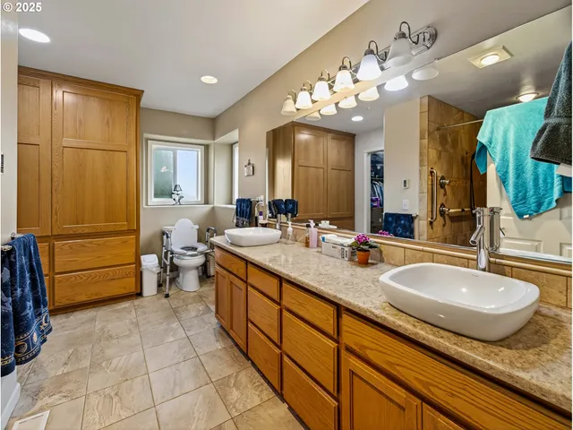 $720,000 | 821 East 7th Street, Molalla, OR 97038