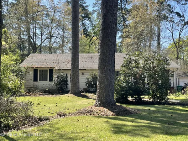 $249,900 | 425 Natchez Avenue, Brookhaven, MS 39601