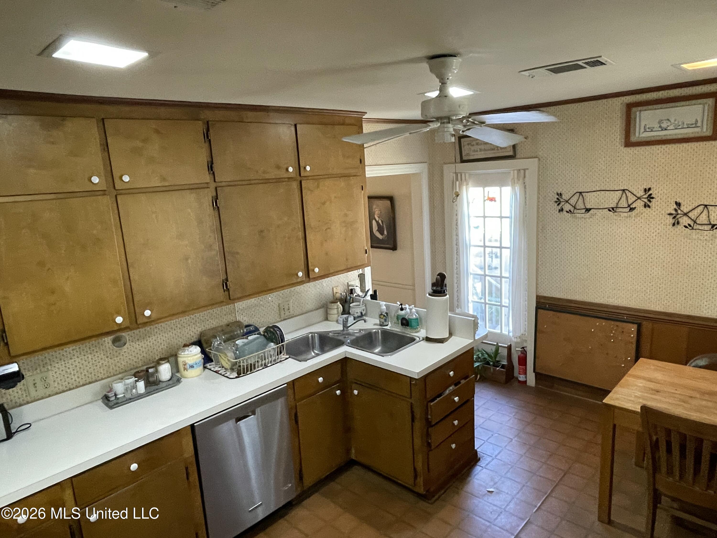 425 Natchez Avenue Brookhaven, MS 39601 - Photo 18 of 33 IMG_3577 - Copy