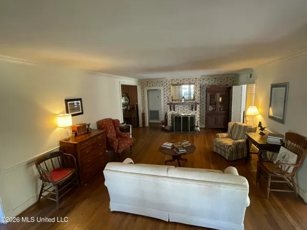 $249,900 | 425 Natchez Avenue, Brookhaven, MS 39601