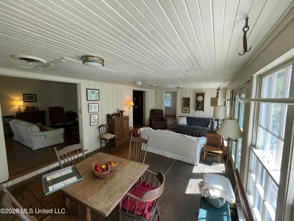 $249,900 | 425 Natchez Avenue, Brookhaven, MS 39601