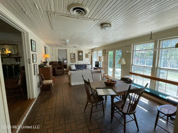 $249,900 | 425 Natchez Avenue, Brookhaven, MS 39601