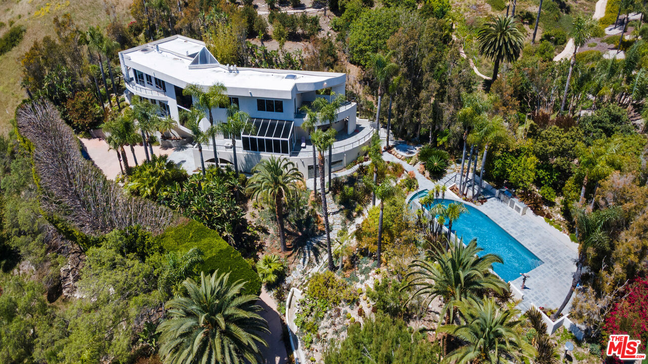 28177 Rey De Copas Lane Malibu, CA 90265 - Photo 26 of 36