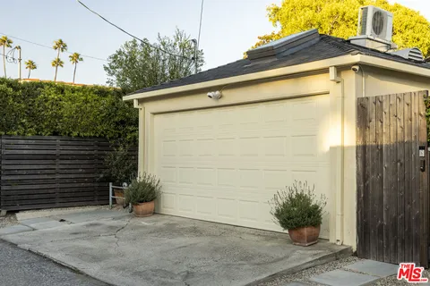 $2,495,000 | 655 Angelus Place, Venice, CA 90291
