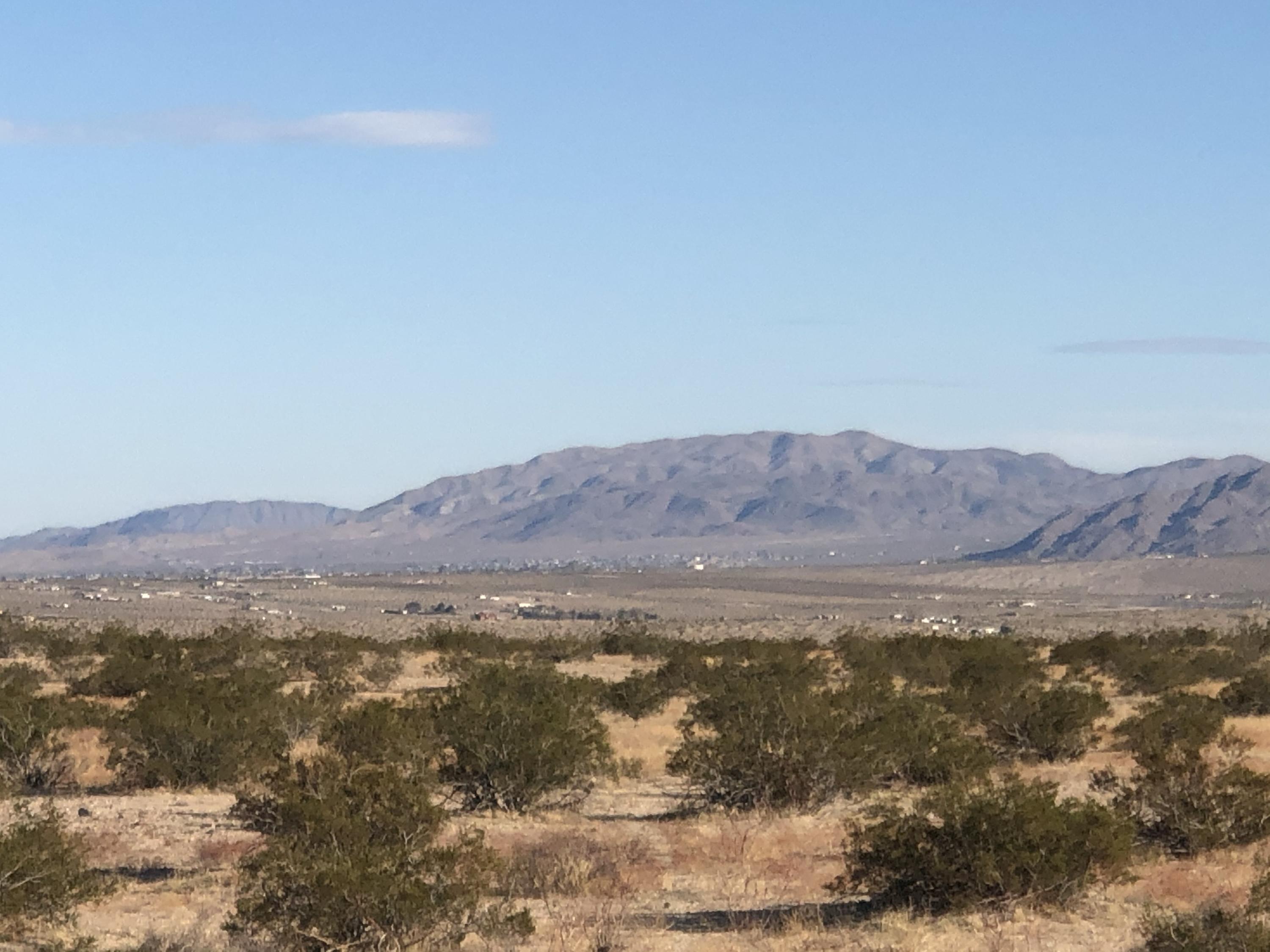 65995 Sonora Road Joshua Tree, CA 92252 - Photo 8 of 18 a view of mountain with lake view