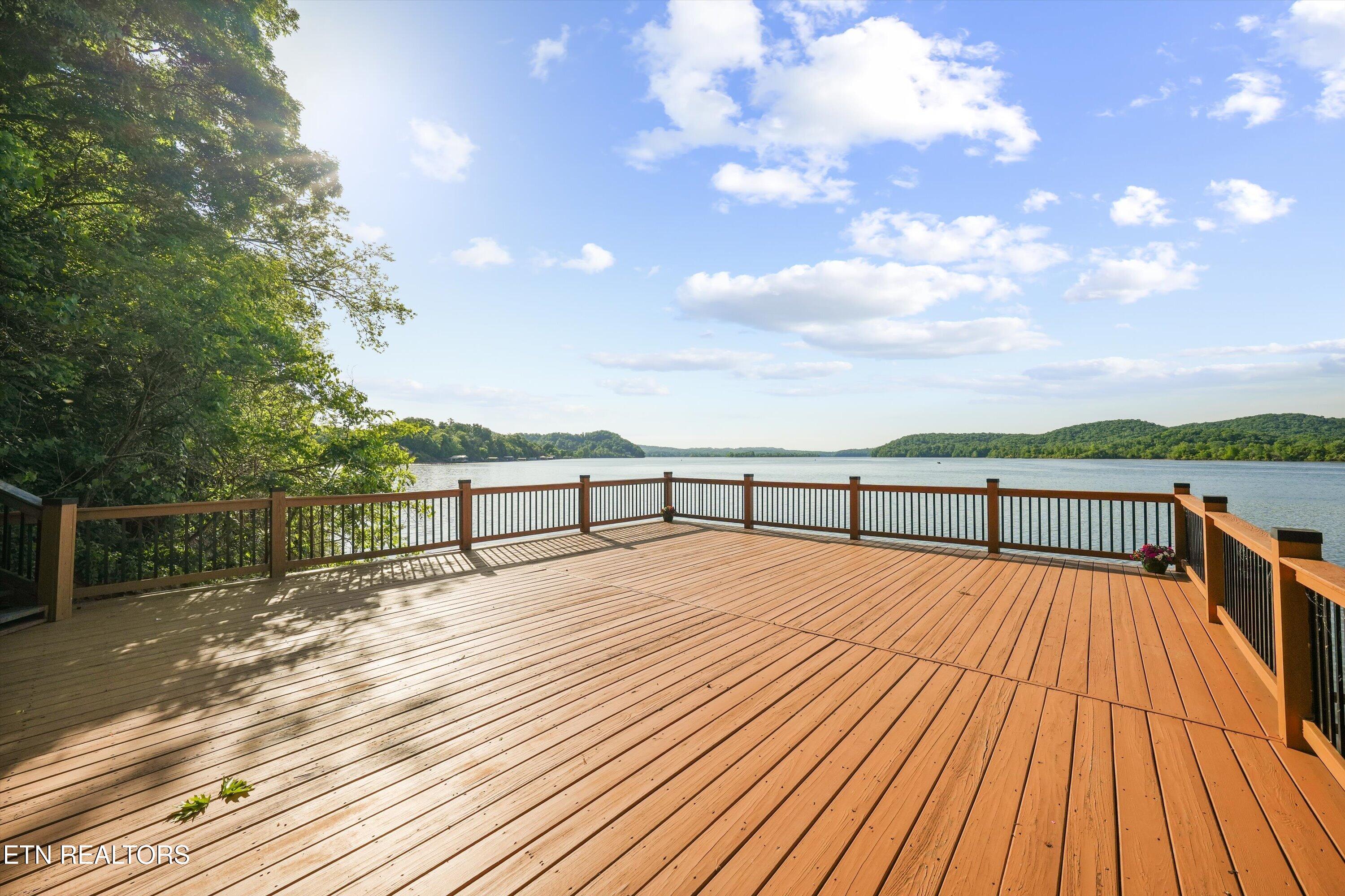 143 Old James Ferry Road Kingston, TN 37763 - Photo 2 of 60 2-Story Dock