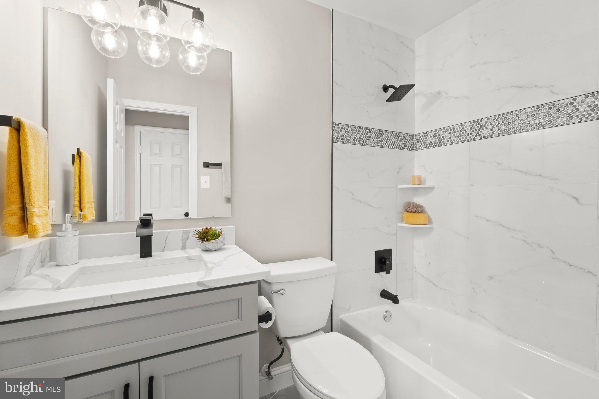 2215 Lida Court Alexandria, VA 22306 - Photo 21 of 30 New Hallway Bath (upper level)
