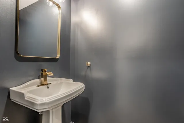 $2,000 | 104 West Main Street, Unit A, Thorntown, IN 46071