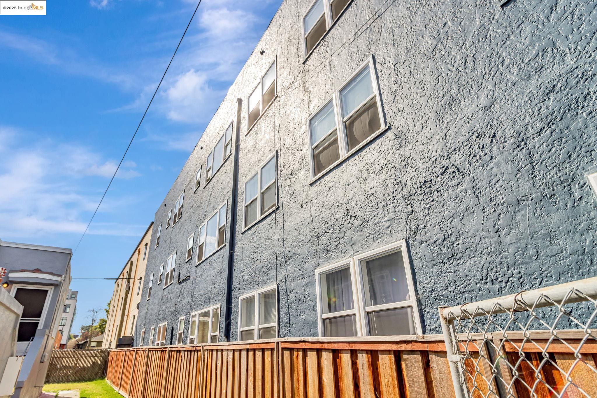 1360 Berkeley Way Berkeley, CA 94702 - Photo 18 of 35 a view of a building