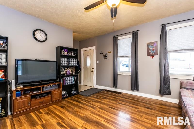 108 West B Street Delavan, IL 61734 - Photo 6 of 40 Gallery Image 6
