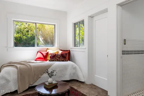 $1,595,000 | 1045 New York Drive, Altadena, CA 91001