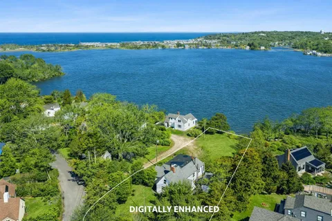 $1,690,000 | 10 Elliott Place, Montauk, NY 11954