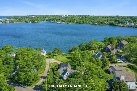 $1,690,000 | 10 Elliott Place, Montauk, NY 11954