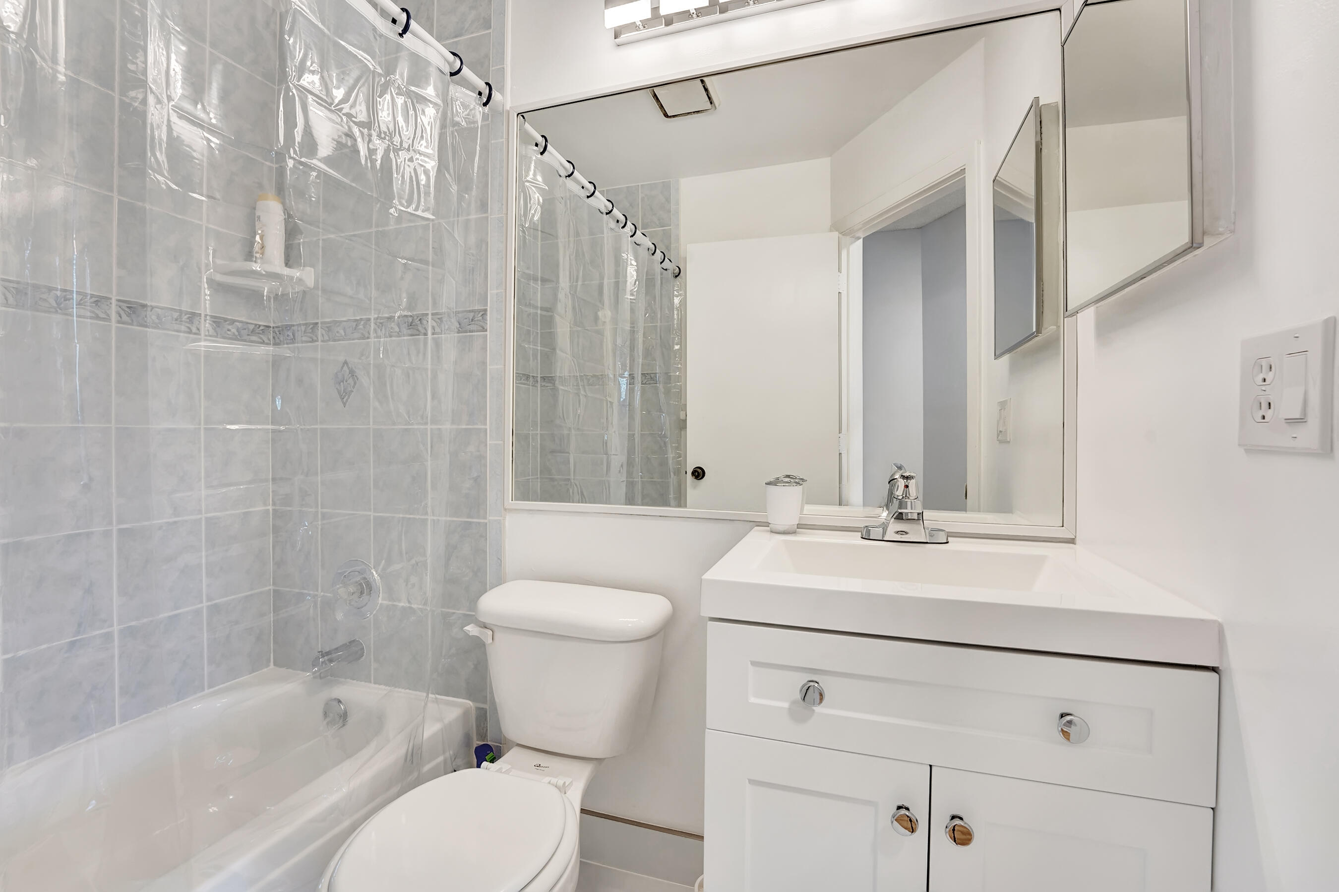 601 Riverside Drive Greenacres, FL 33463 - Photo 26 of 35 DSC09498