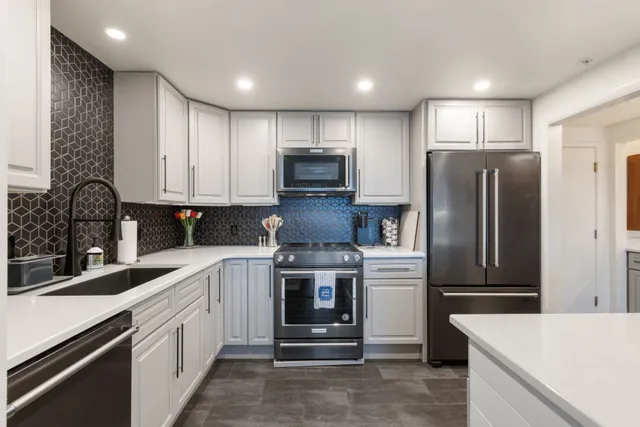 a view of walk in closet