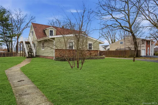 $665,000 | 15 Newport Avenue, Selden, NY 11784