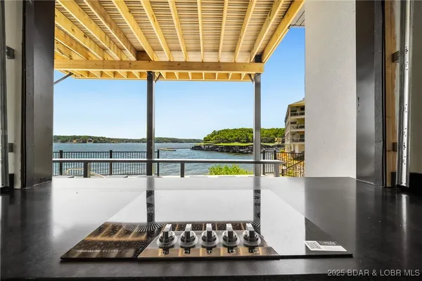 $1,450,000 | 68 Palisades Yacht Clb Drive, Lake Ozark, MO 65049