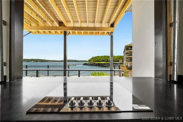 $1,450,000 | 68 Palisades Yacht Clb Drive, Lake Ozark, MO 65049