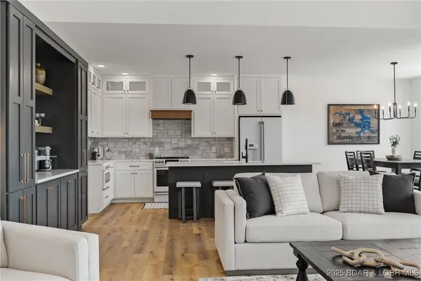 $1,450,000 | 68 Palisades Yacht Clb Drive, Lake Ozark, MO 65049