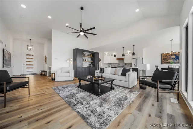 $1,450,000 | 68 Palisades Yacht Clb Drive, Lake Ozark, MO 65049