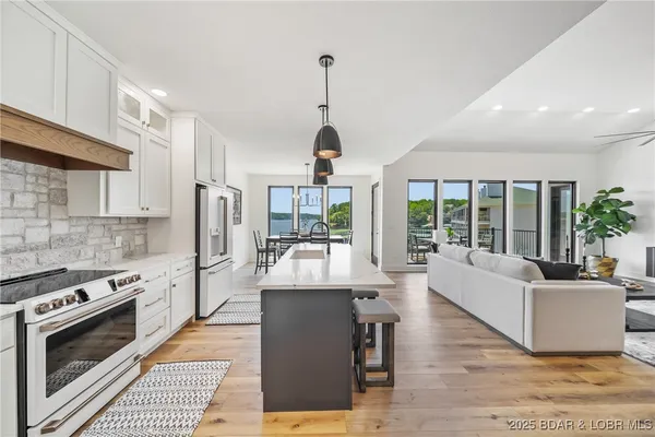 $1,450,000 | 68 Palisades Yacht Clb Drive, Lake Ozark, MO 65049