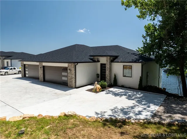$1,450,000 | 68 Palisades Yacht Clb Drive, Lake Ozark, MO 65049