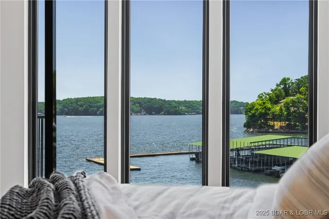 $1,450,000 | 68 Palisades Yacht Clb Drive, Lake Ozark, MO 65049