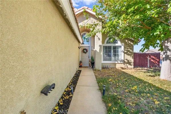 $405,000 | 13196 Oberlin Avenue, Victorville, CA 92392