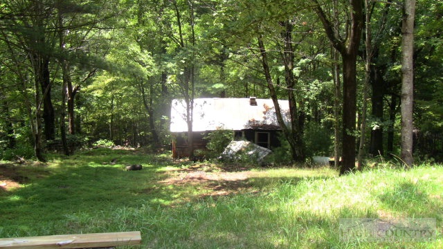 1174 Orchard Road Deep Gap, NC 28618 - Photo 5 of 7 a view of backyard with green space