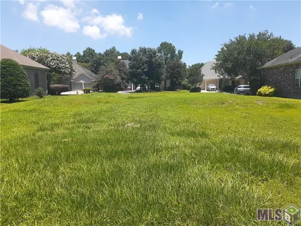 $59,000 | 33 Fairway Oaks Drive, New Orleans, LA 70131