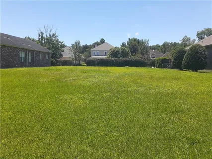 $59,000 | 33 Fairway Oaks Drive, New Orleans, LA 70131