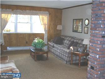 501 Schick Road Aston, PA 19014 - Photo 6 of 12 Family Room