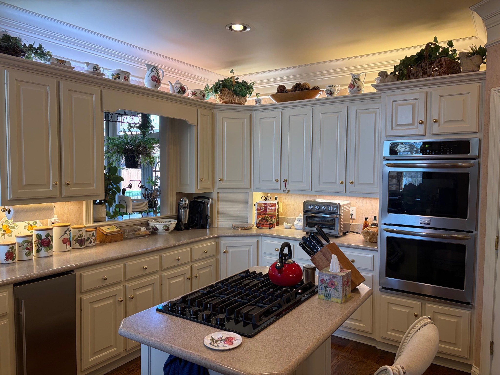 106 Hidden Point Hendersonville, TN 37075 - Photo 16 of 43 a kitchen with stainless steel appliances a stove a sink and cabinets