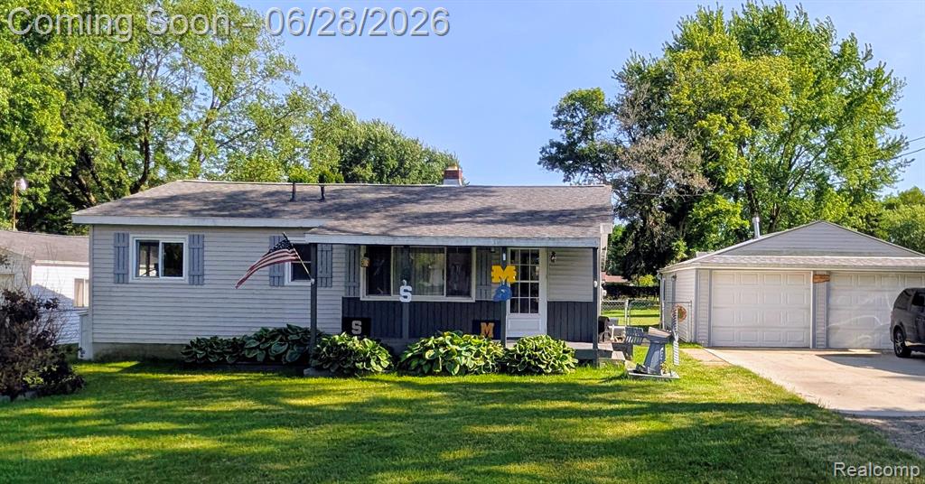 4456 East Coldwater Road Flint, MI 48506 - Photo 1 of 35