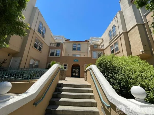$3,195 | 951 South 12th Street, Unit 306, San Jose, CA 95112