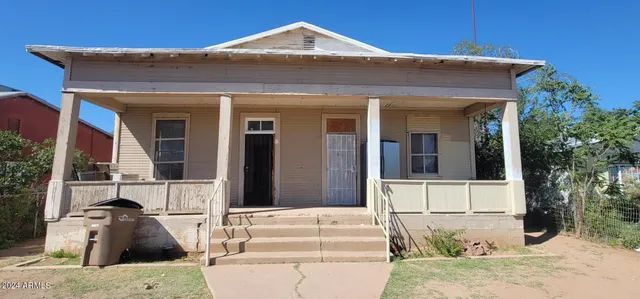 a view of a outdoor space
